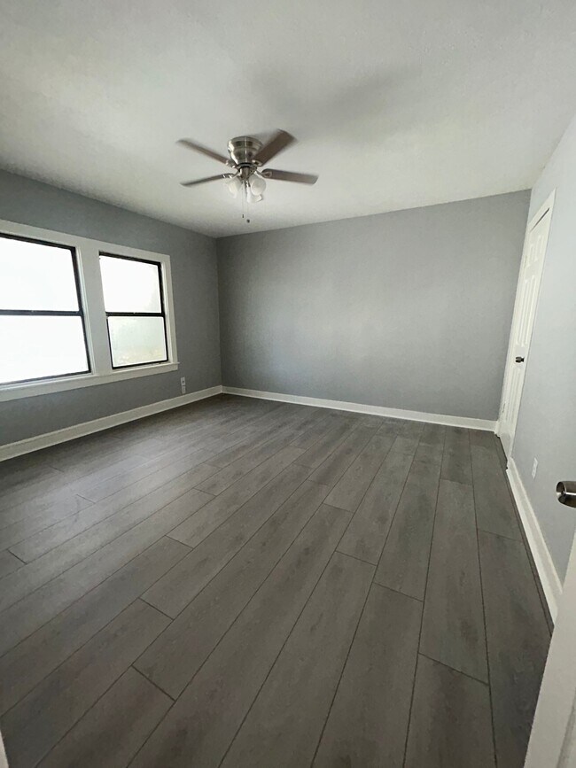 Foto del edificio - 314 W Clarendon Dr