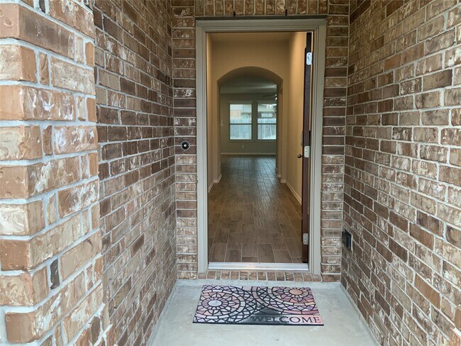 Foto del edificio - 7310 Saddle Tree Dr