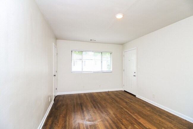 Foto del interior - Enclave Oakhurst Village
