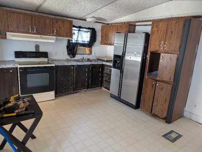 Building Photo - 215 Cora Ave