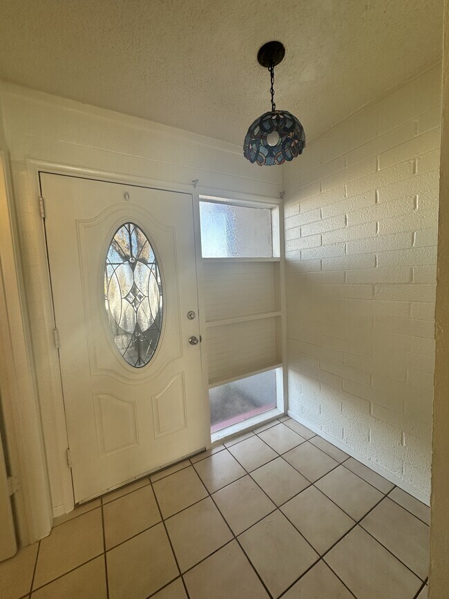Interior Photo - 2901 East Roosevelt Street