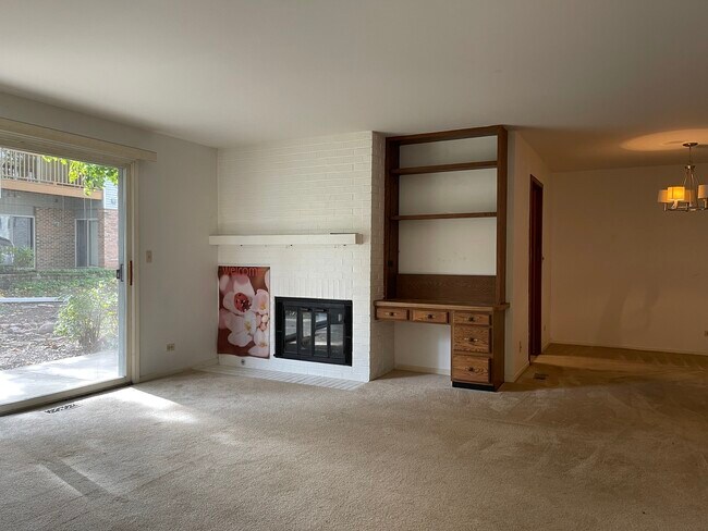 Building Photo - 622 Zaininger Ave