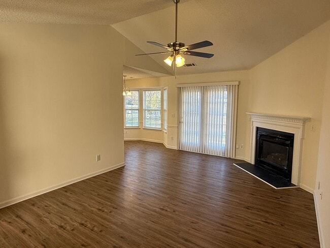 Building Photo - 12631 Cumberland Crest Dr