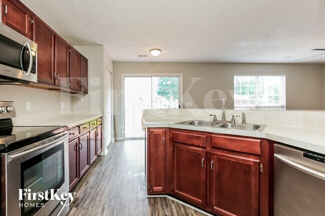 Foto del edificio - 6005 Monroe Crossing