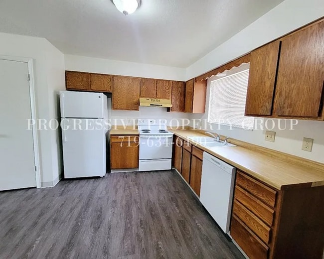 Building Photo - 49 Chestnut Dr