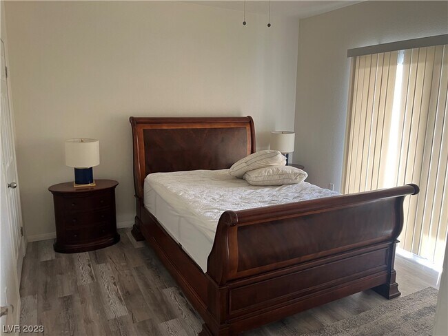 Building Photo - 10001 Peace Way