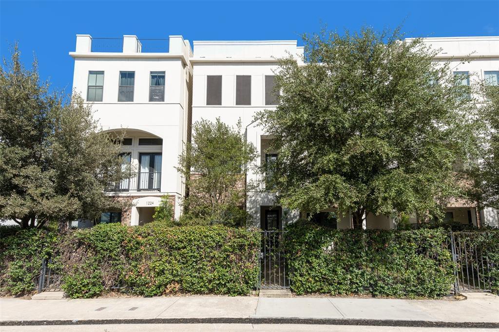 Primary Photo - 1222 W Dallas St