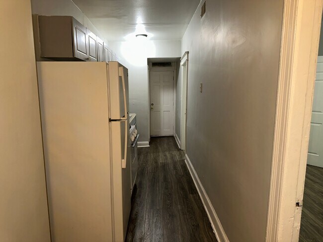 Foto del edificio - 1616 Isherwood St NE
