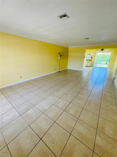 Foto del edificio - 2715 NE 32nd St