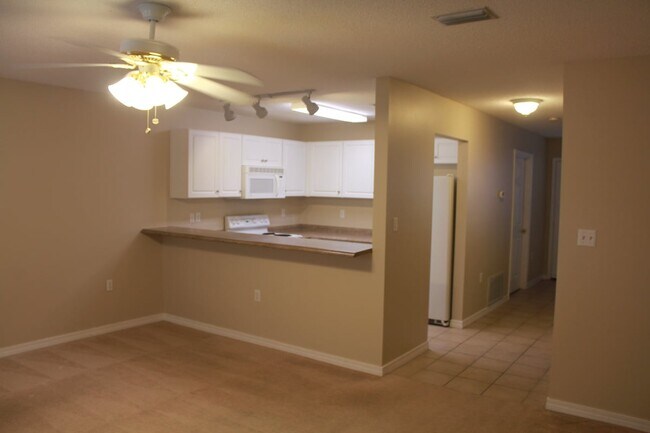 Foto del edificio - 976 Scenic Oak Ln