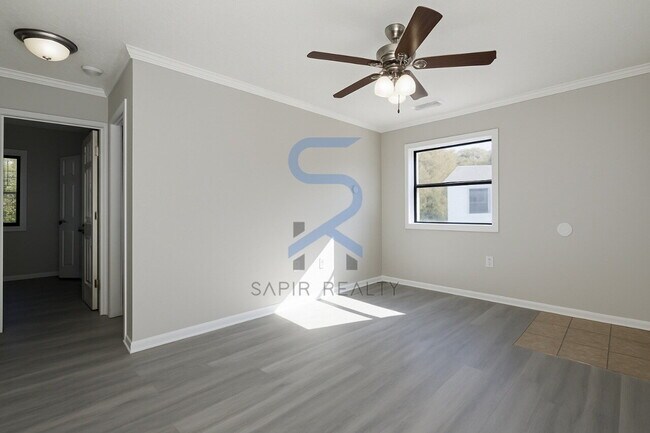 Building Photo - Move in before November 15th and get $100 ...