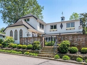 Building Photo - 431 Carpenter Ave