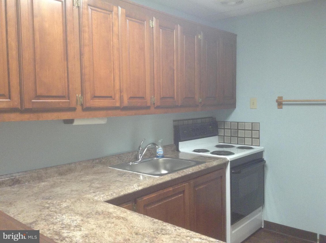 293 N Main St Unit A, Ambler, PA 19002 Room for Rent in Ambler, PA