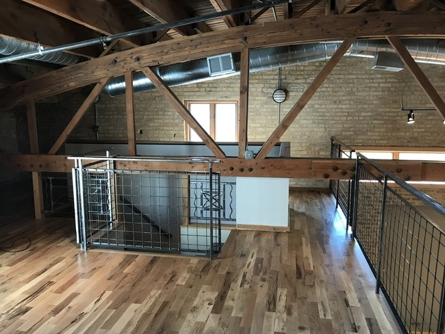 Building Photo - 2144 Ashland Ave