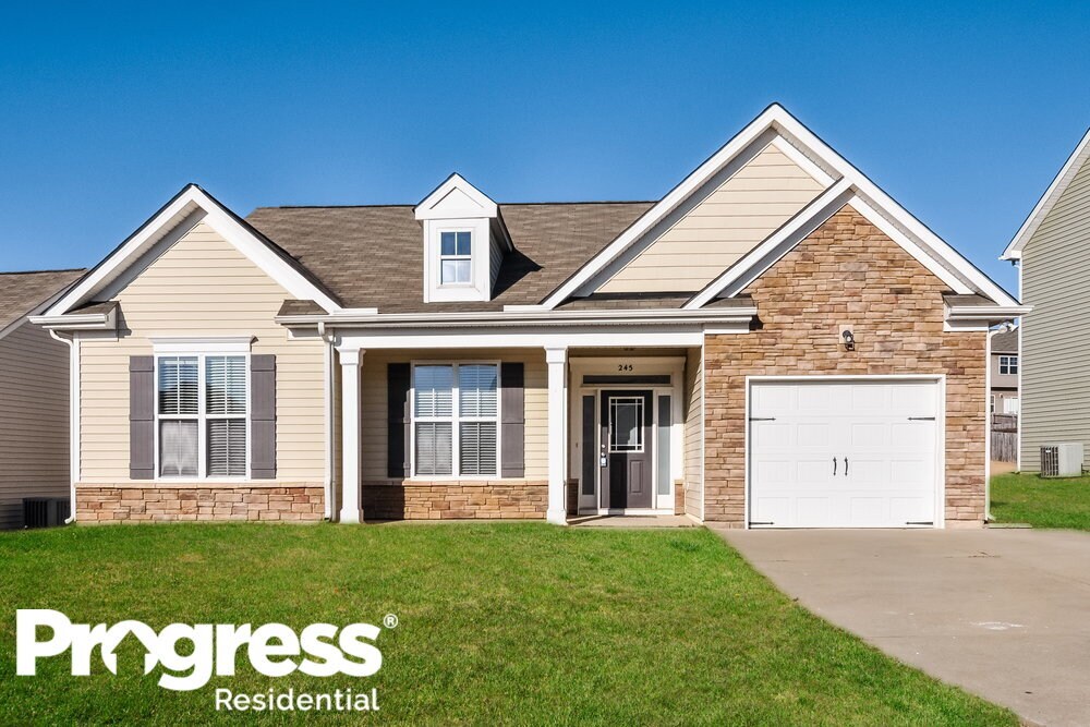 Foto principal - 245 Haywood Ln