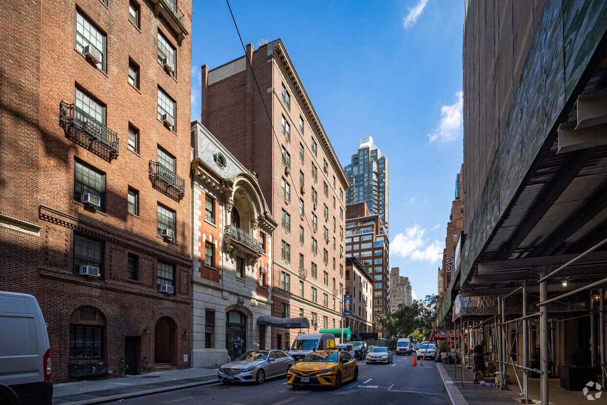 Foto principal - 125 E 63rd St