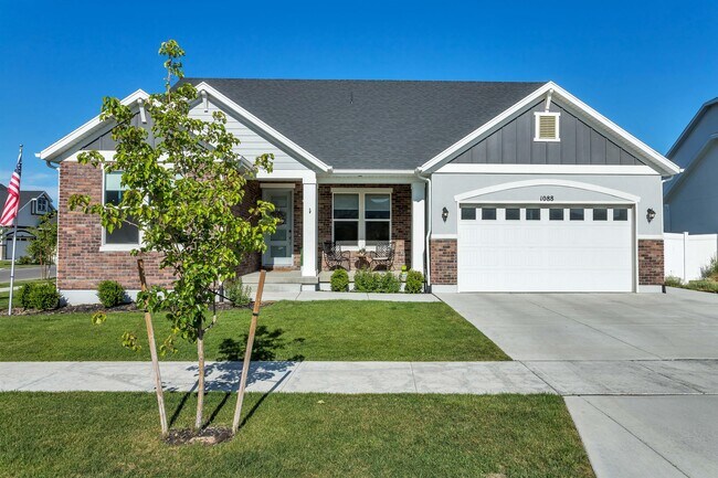 Building Photo - 1088 Butterfly Dr