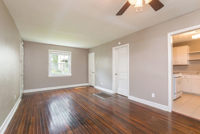 Building Photo - Walk to Overton Square + Park -- 1bd/1ba i...