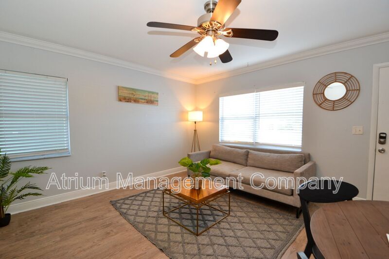 Building Photo - 3808 W El Prado Blvd