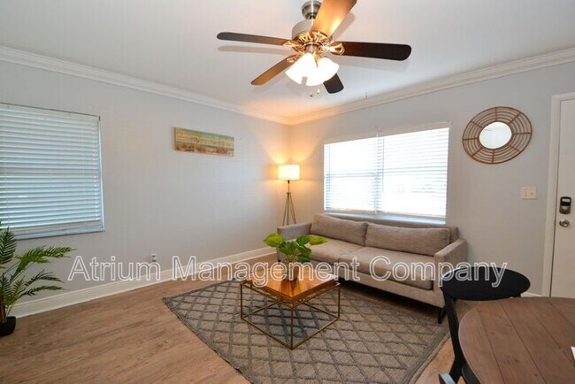 Foto del edificio - 3808 W El Prado Blvd
