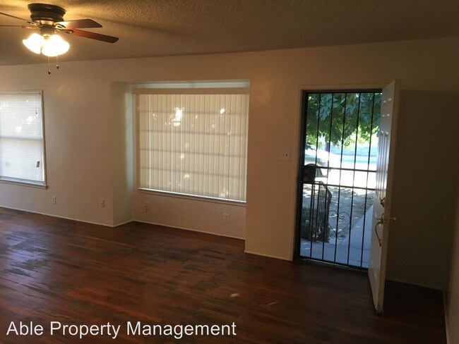 Building Photo - 3 br, 1 bath House - 111 Oakdale Dr.