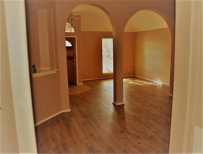 Building Photo - 13026 Bretford Ct