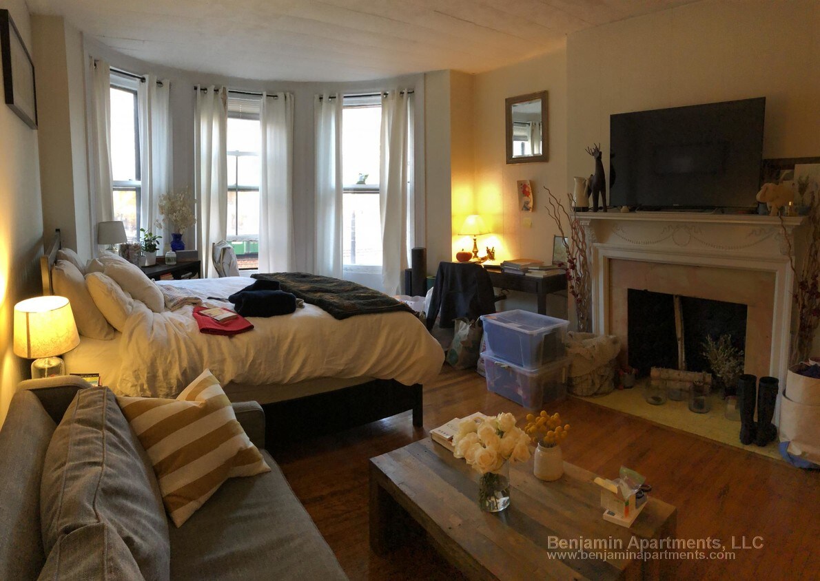 Foto principal - 1063 Beacon St