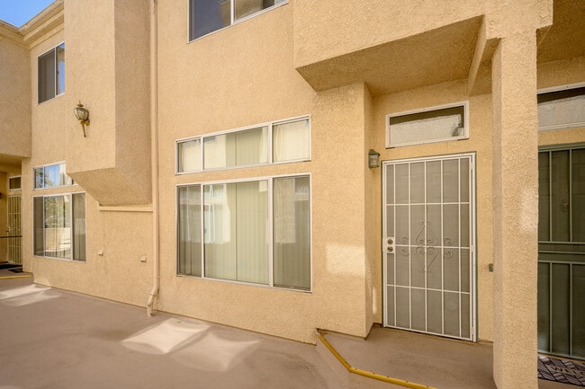 Building Photo - 7020 Lennox Ave