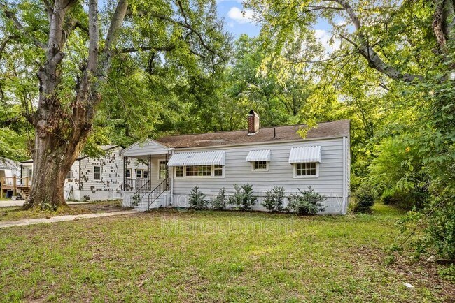 Foto del edificio - 832 Meadowbrook Dr