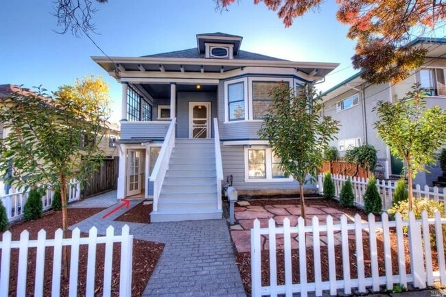 Photo - 315 1st St House