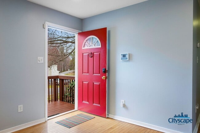 Building Photo - THREE BEDROOM RANCHER IN MIDLOTHIAN WITH G...