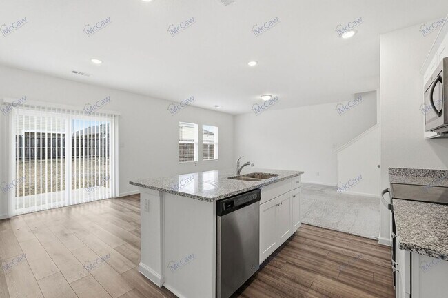 Building Photo - 1910 Washington St