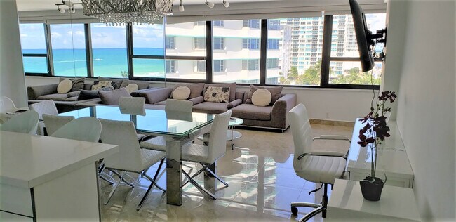 Building Photo - 5225 Collins Ave