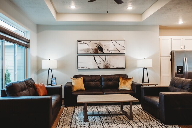 Building Photo - 5513 S Dubuque Ave