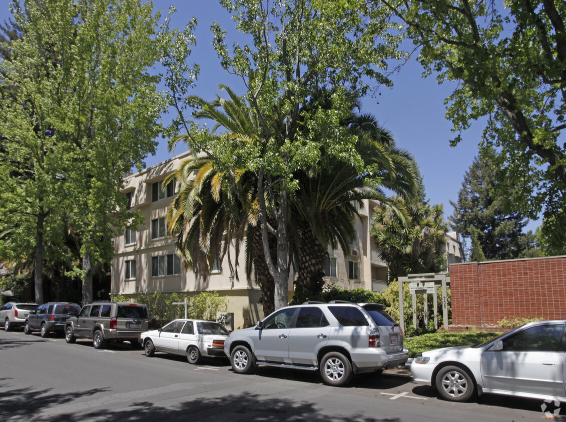 Primary Photo - Cowper Apartments