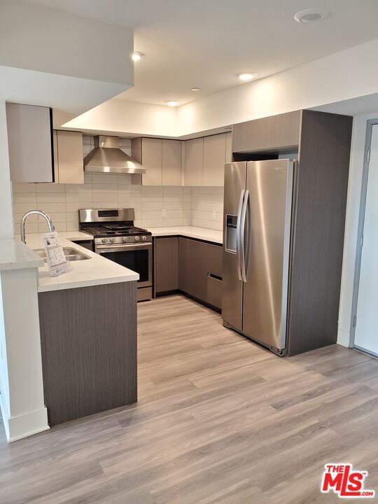 Foto del edificio - 5030 Rosewood Ave