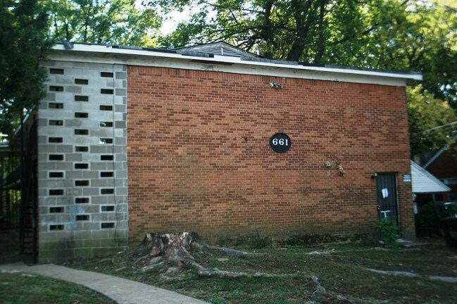 Building Photo - 661 St Paul Ave