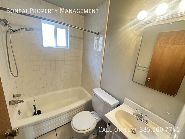 Building Photo - 1050 E 400 S