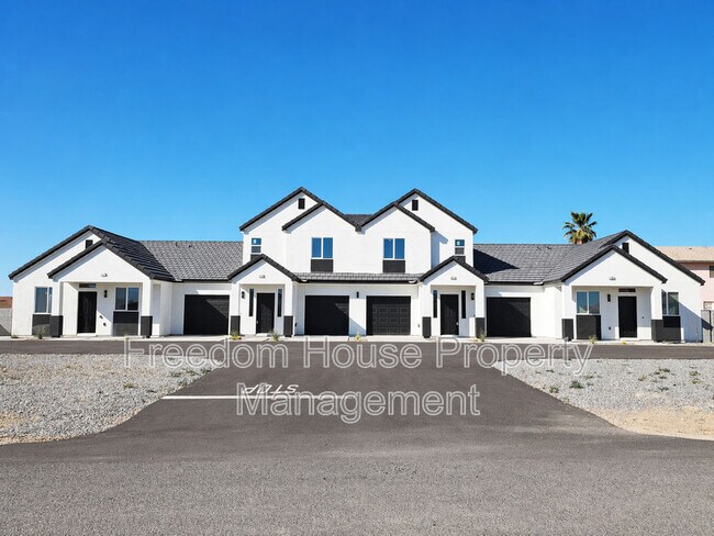 Foto del edificio - 384 Erin St