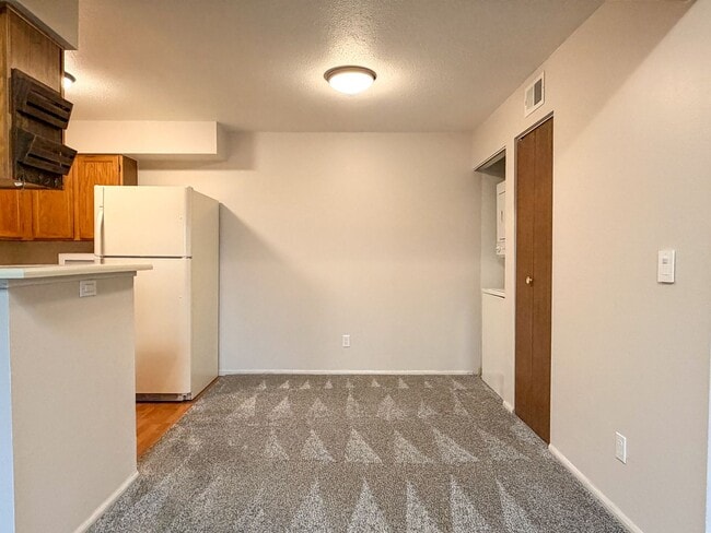 Foto del edificio - Bright and Welcoming Condo in Aurora!