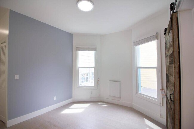 Foto del edificio - 1912 Mission St