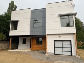 Building Photo - 1709 30th St