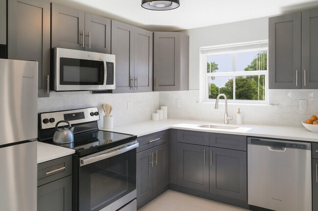 Building Photo - Highland Living