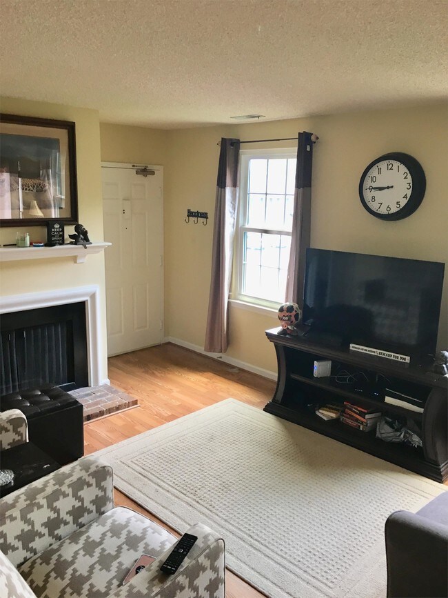 Building Photo - 5863 Brentwood Trace