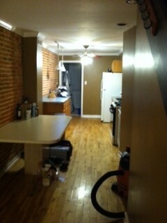 Building Photo - 915 S Curley St