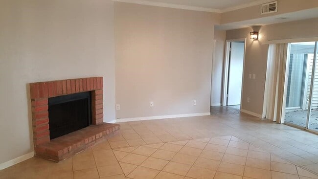 Foto del edificio - 9809 Richmond Ave.