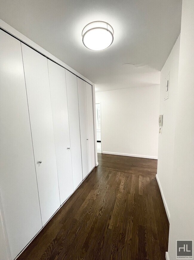 Foto del edificio - E 82 St