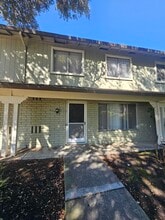 Building Photo - 68 Fountainhead Ct