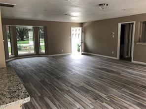 Building Photo - 592 River Plantation Dr