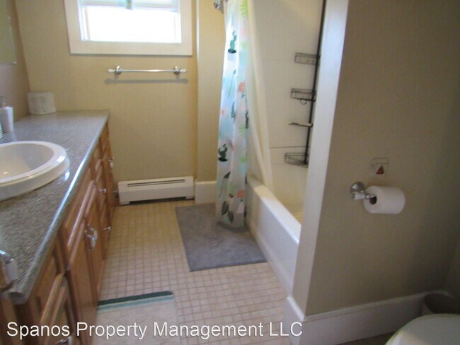 Building Photo - 4 br, 2.5 bath House - 15 Windham Road